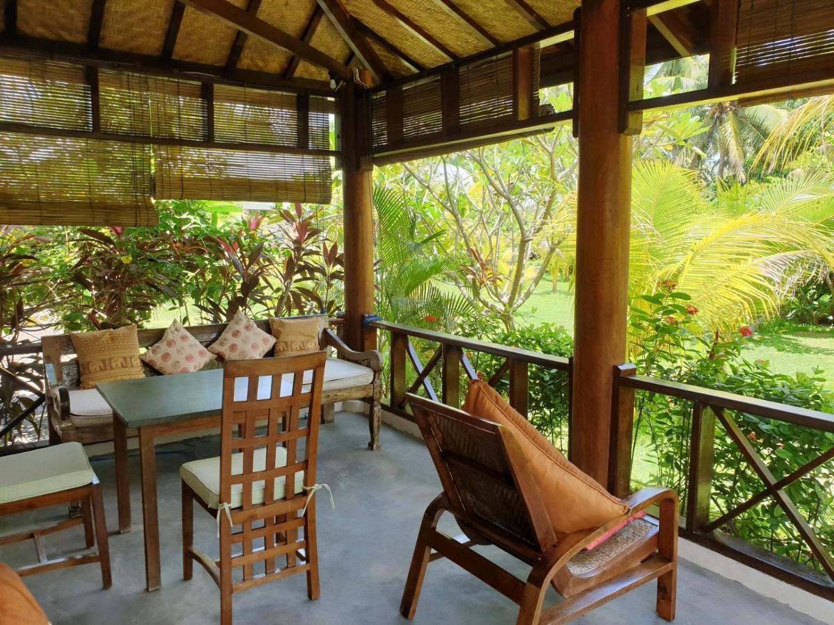 Waiara Village Guesthouse Maumere Extérieur photo