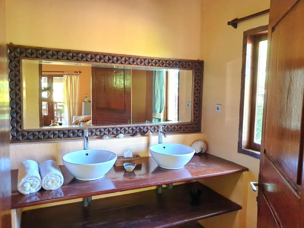 Waiara Village Guesthouse Maumere Extérieur photo