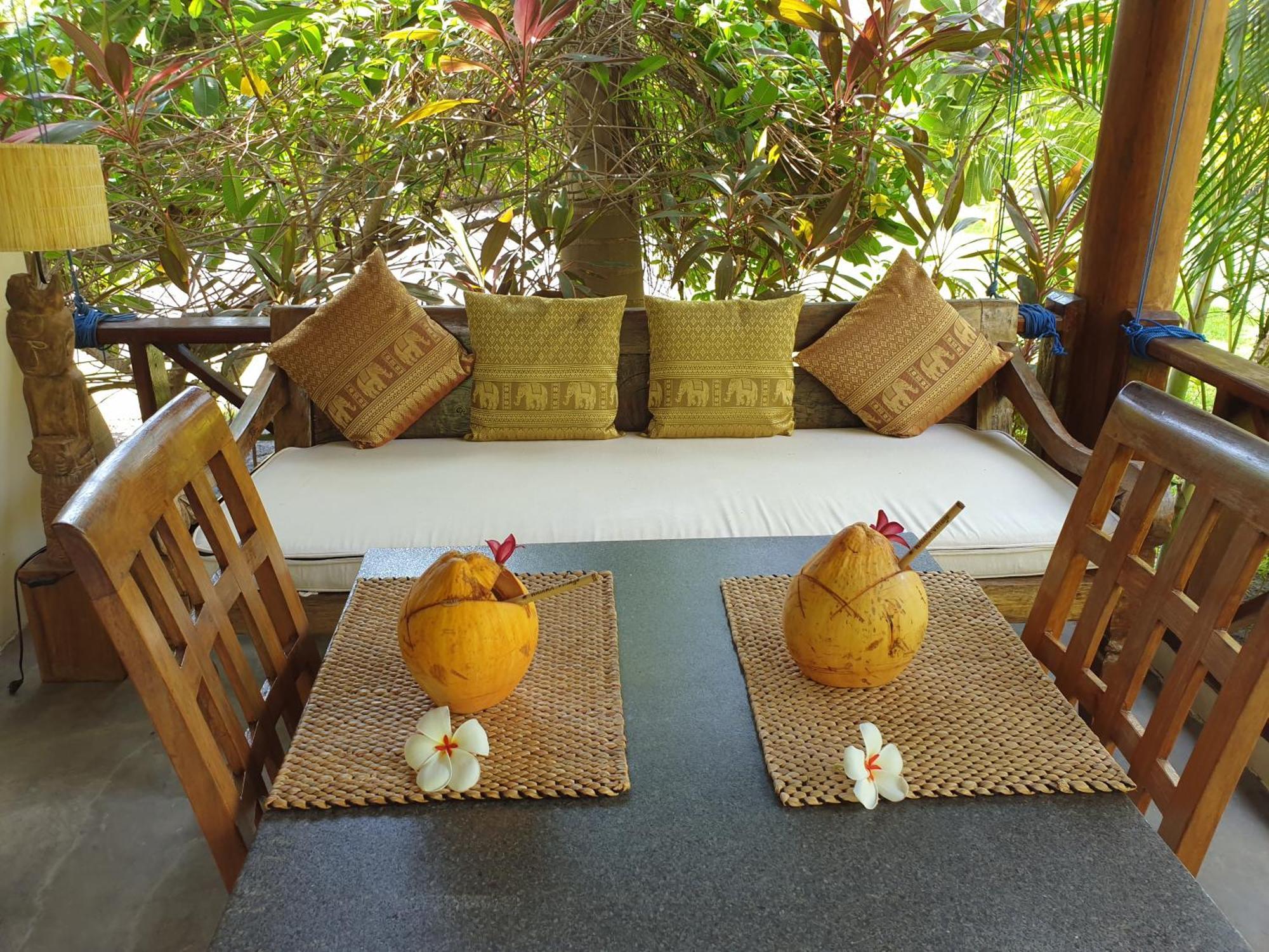Waiara Village Guesthouse Maumere Extérieur photo