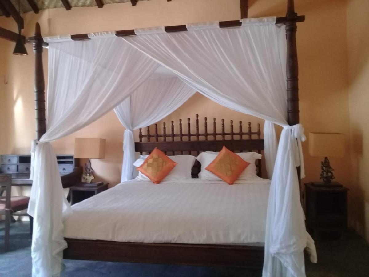 Waiara Village Guesthouse Maumere Chambre photo